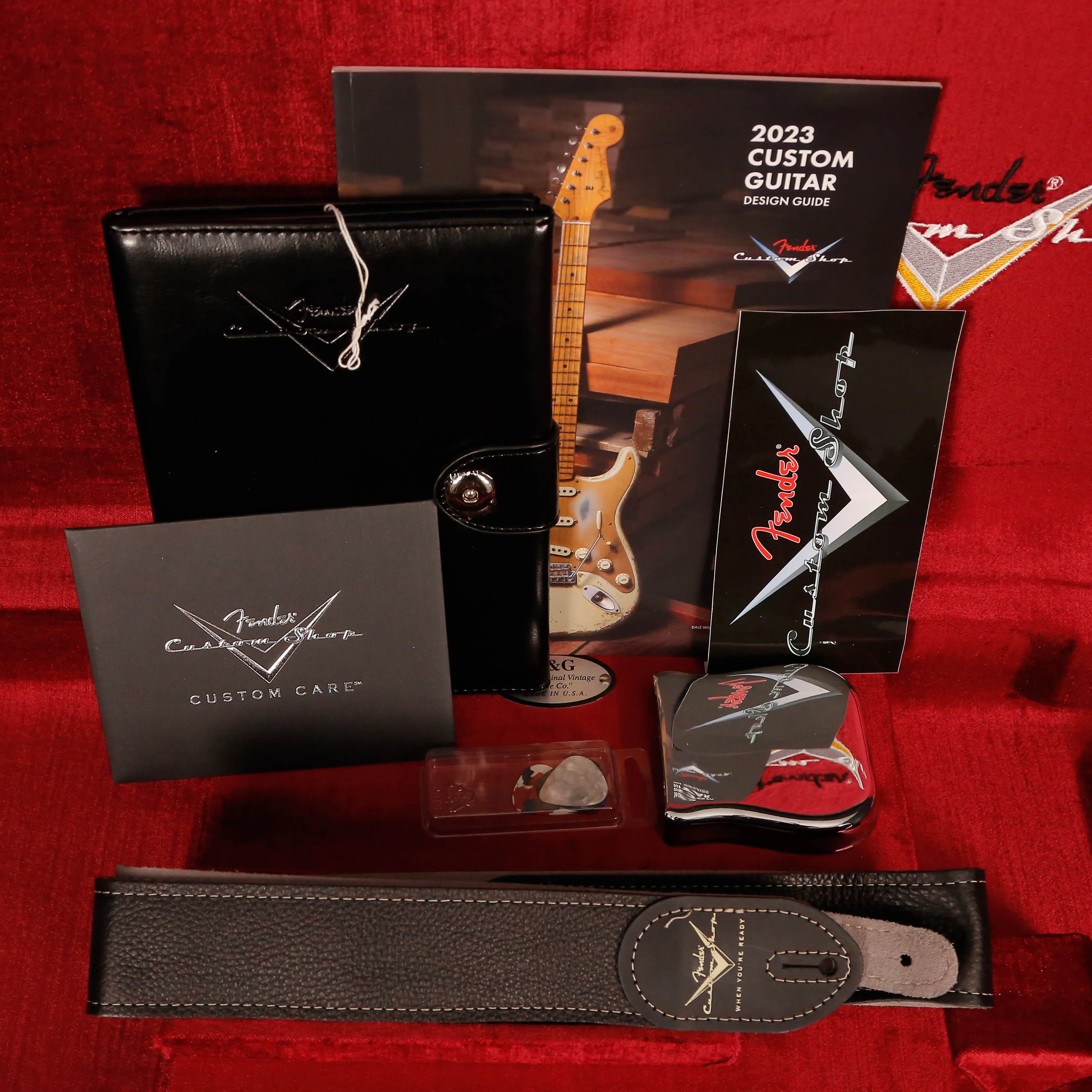 Fender Custom Shop LTD 65 Telecaster Custom Hvy Relic, Black/3-color SB 7lbs 10.9oz