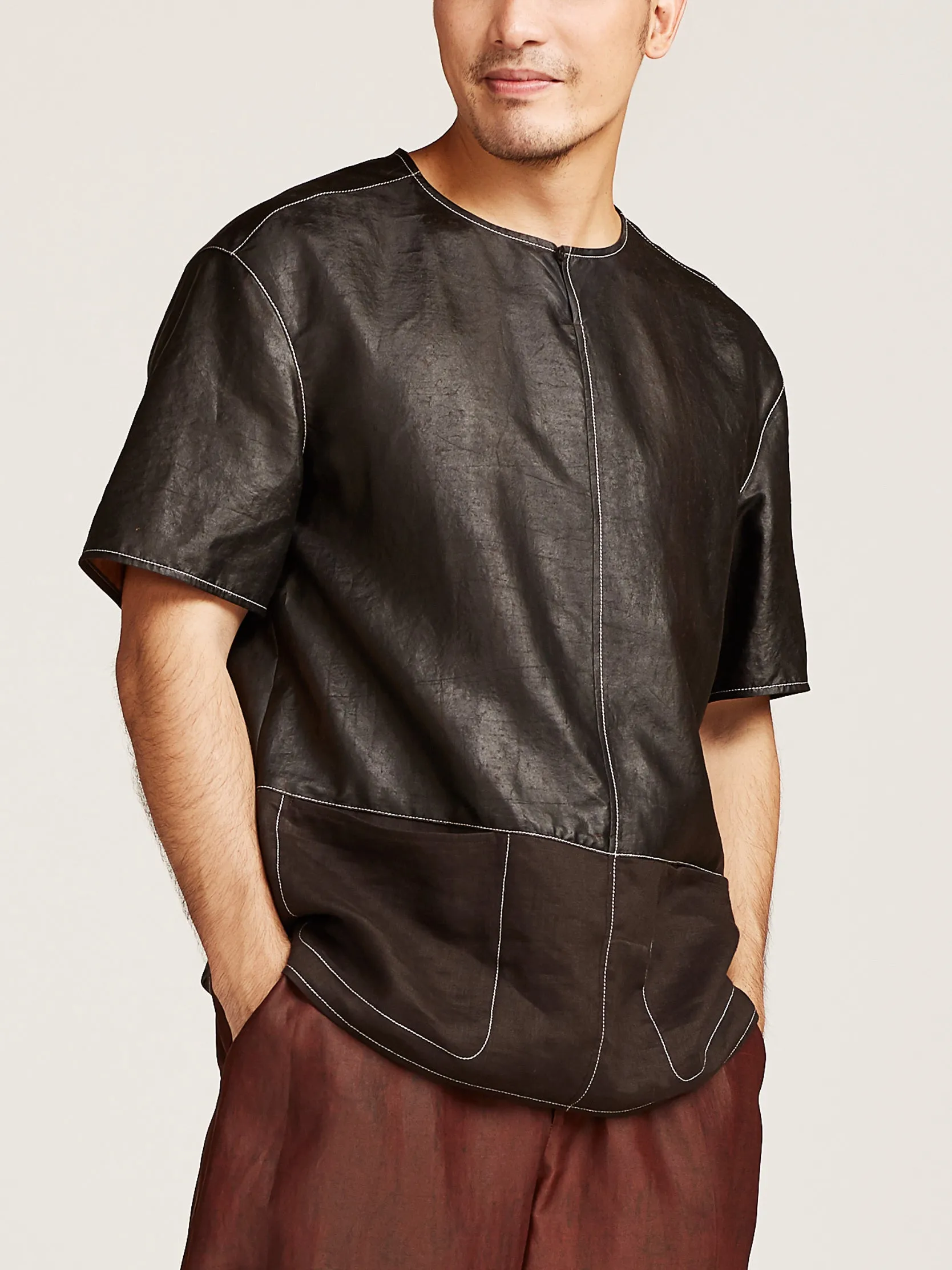 Round collar sleeveless top